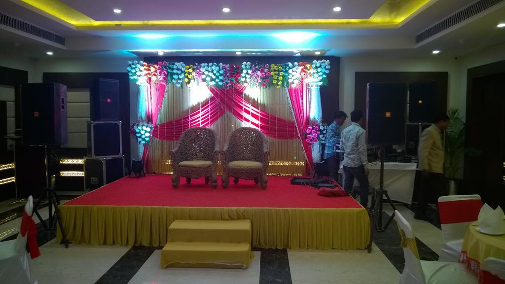 Hotel Seven Hills Tower Agra  Bagian luar foto