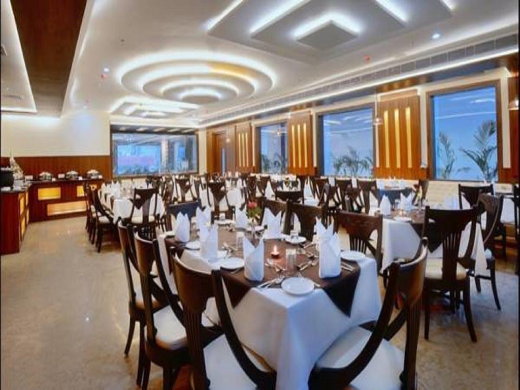Hotel Seven Hills Tower Agra  Ruang foto