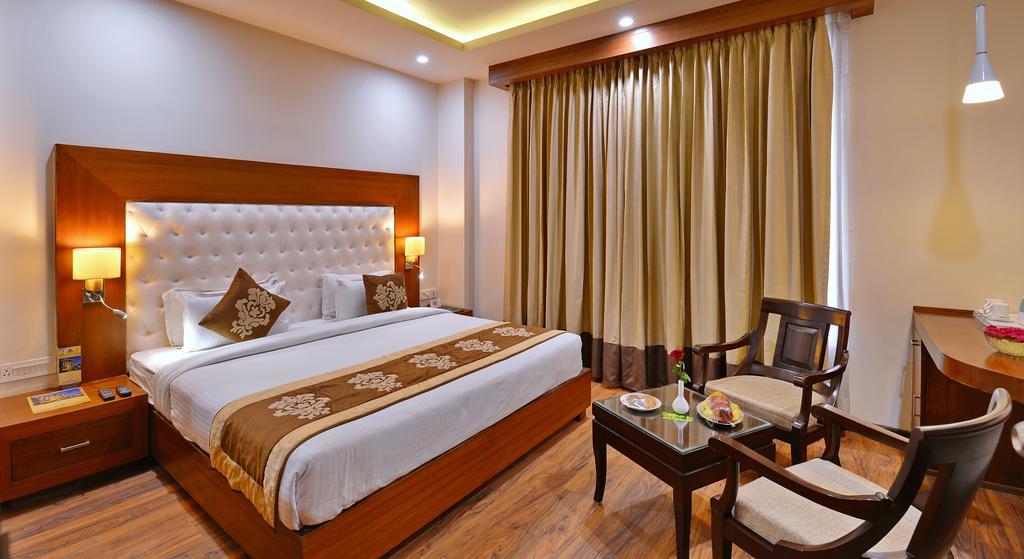 Hotel Seven Hills Tower Agra  Bagian luar foto
