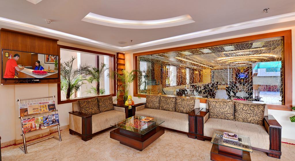 Hotel Seven Hills Tower Agra  Bagian luar foto