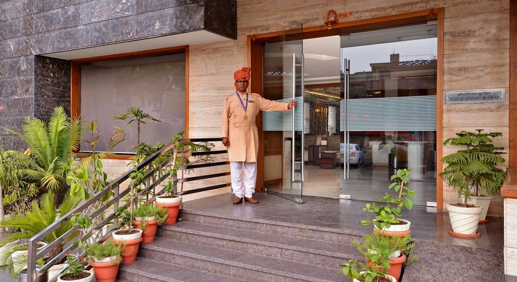 Hotel Seven Hills Tower Agra  Bagian luar foto