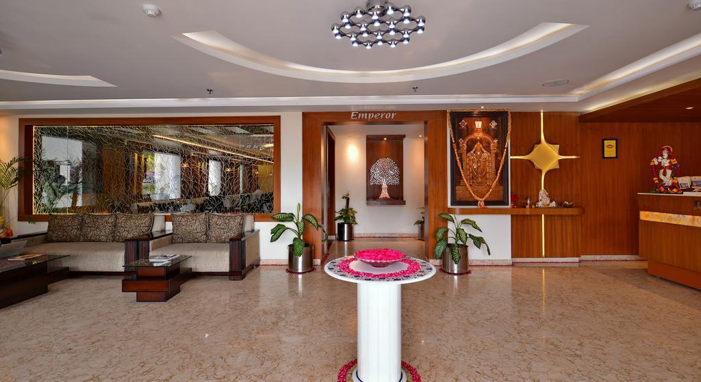 Hotel Seven Hills Tower Agra  Bagian luar foto