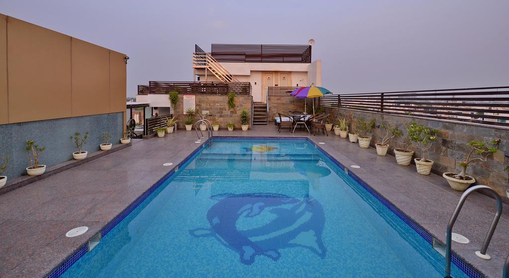 Hotel Seven Hills Tower Agra  Bagian luar foto