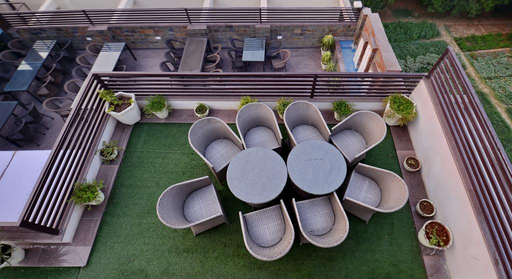 Hotel Seven Hills Tower Agra  Bagian luar foto