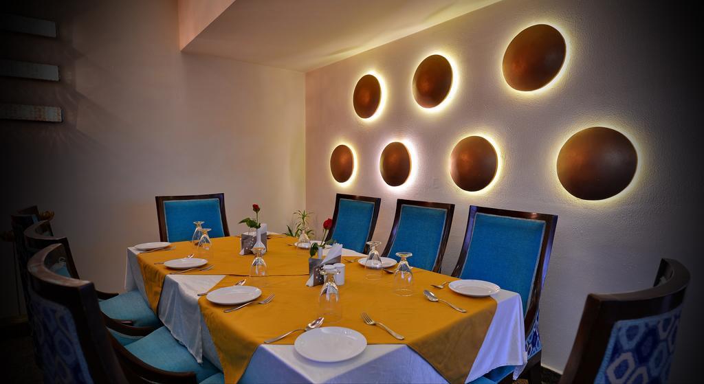 Hotel Seven Hills Tower Agra  Bagian luar foto