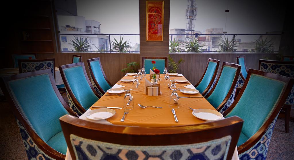 Hotel Seven Hills Tower Agra  Bagian luar foto