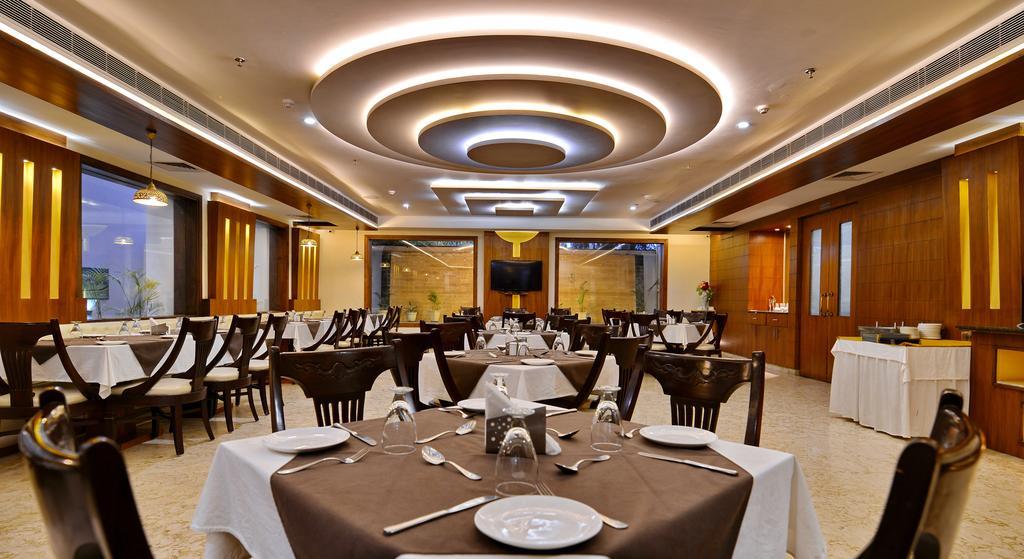 Hotel Seven Hills Tower Agra  Bagian luar foto