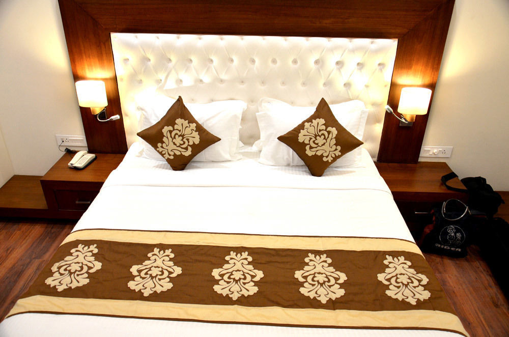 Hotel Seven Hills Tower Agra  Bagian luar foto
