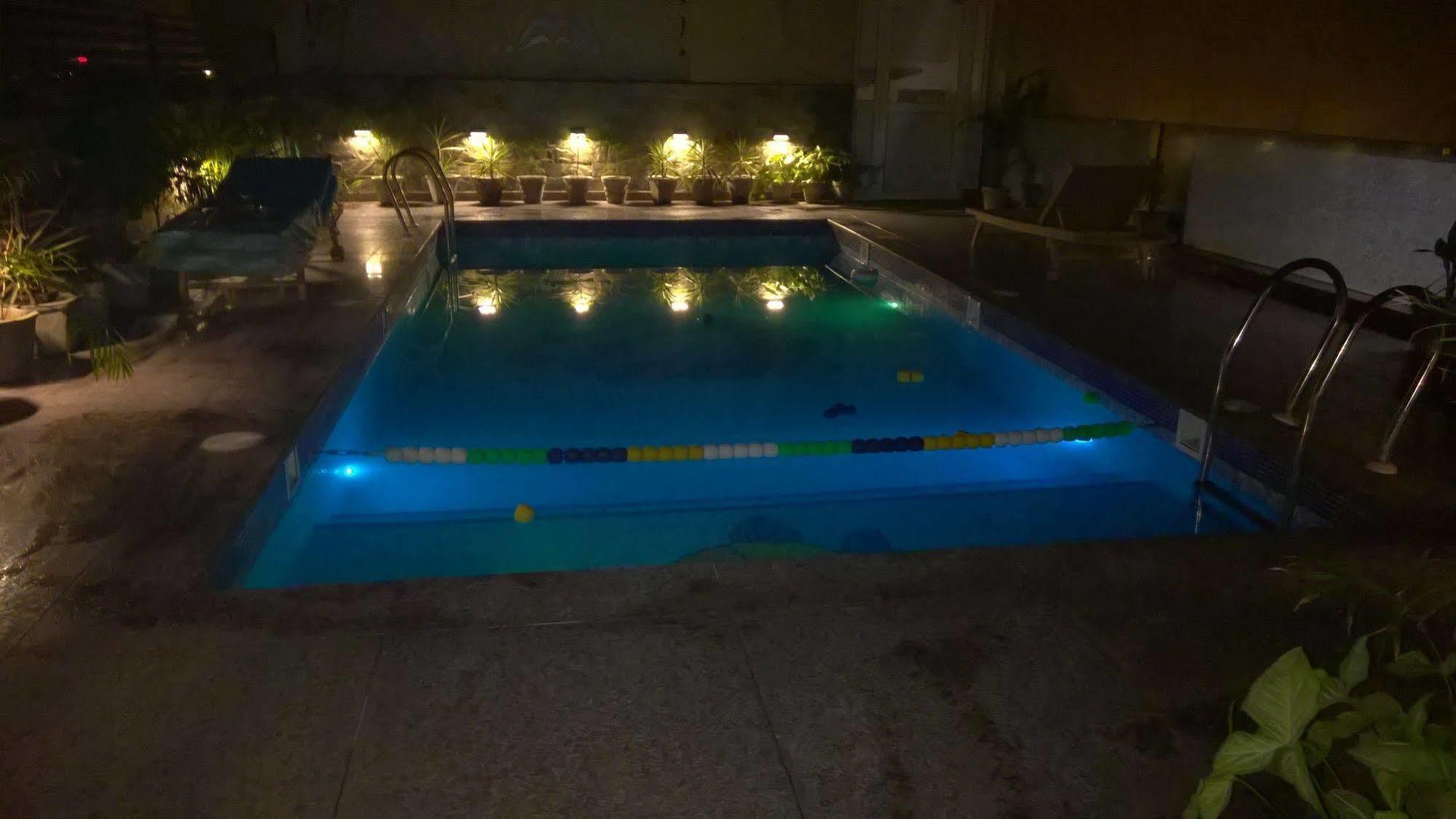 Hotel Seven Hills Tower Agra  Bagian luar foto