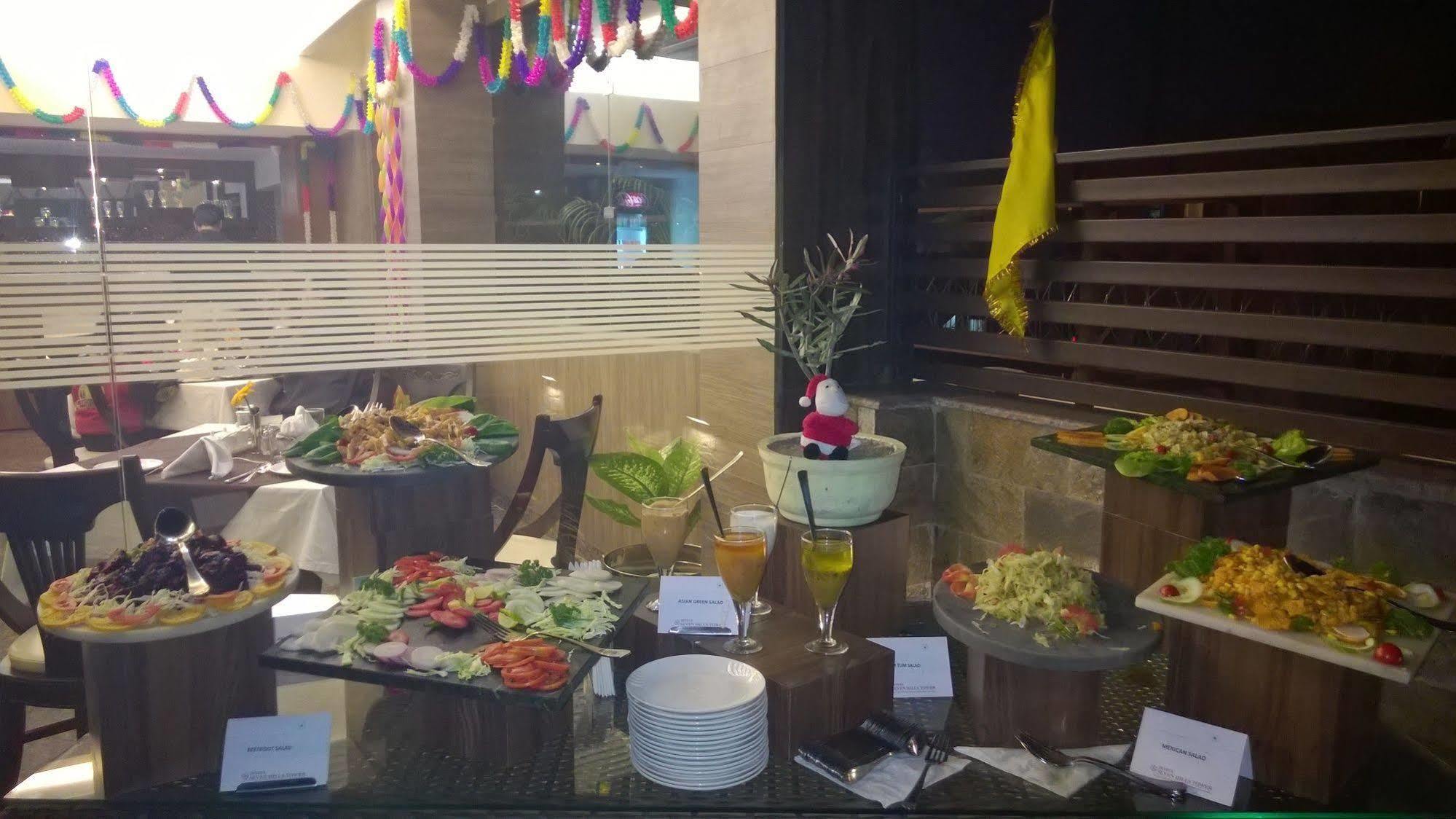 Hotel Seven Hills Tower Agra  Bagian luar foto